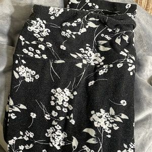 LulaRoe black and white floral leggings